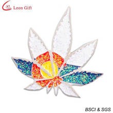 Fashion Metal Glitter Enamel Leaf Lapel Pin (LM1080)